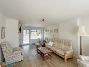 Sitting room- click for photo gallery